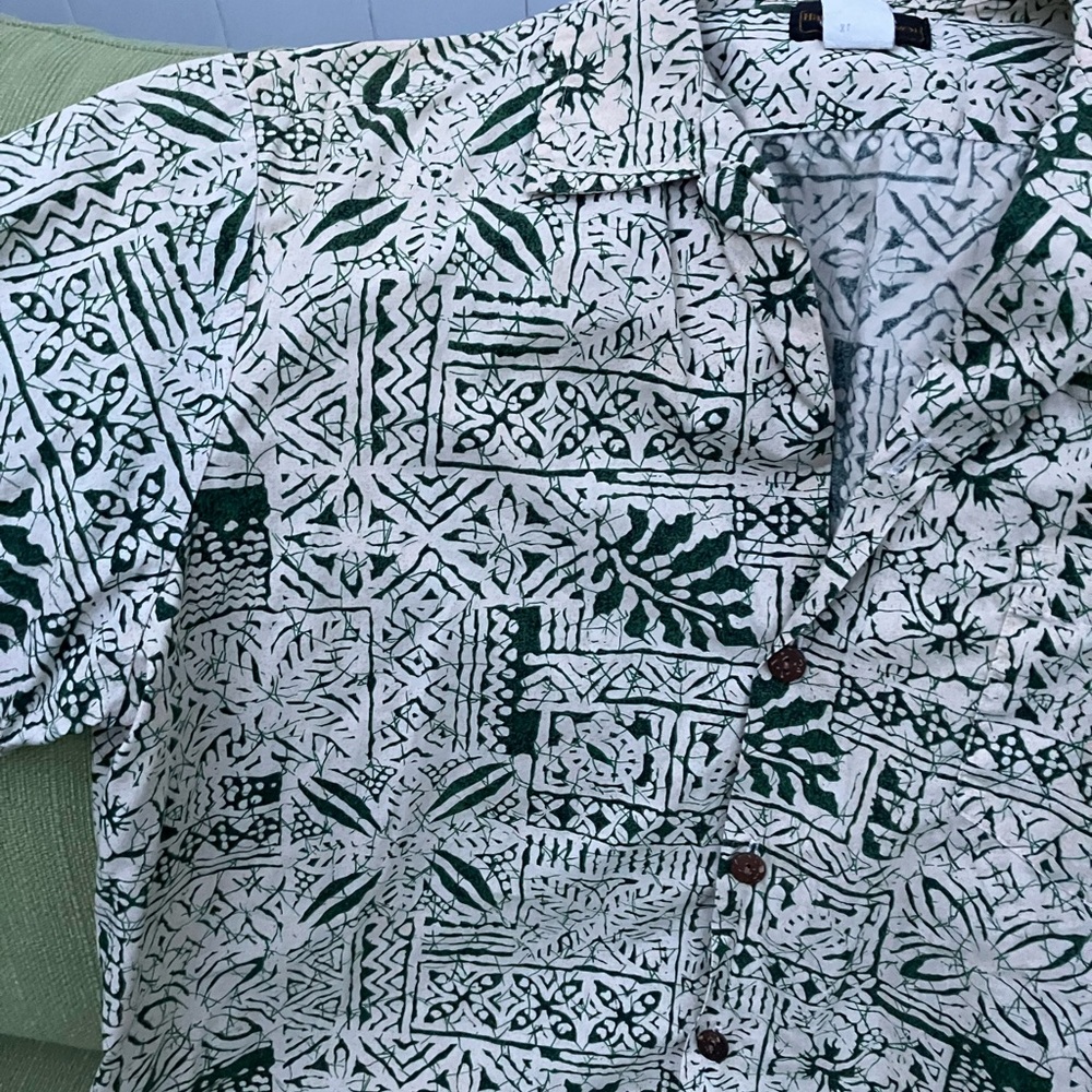 - men’s hawaiian favor short sleeve shirt